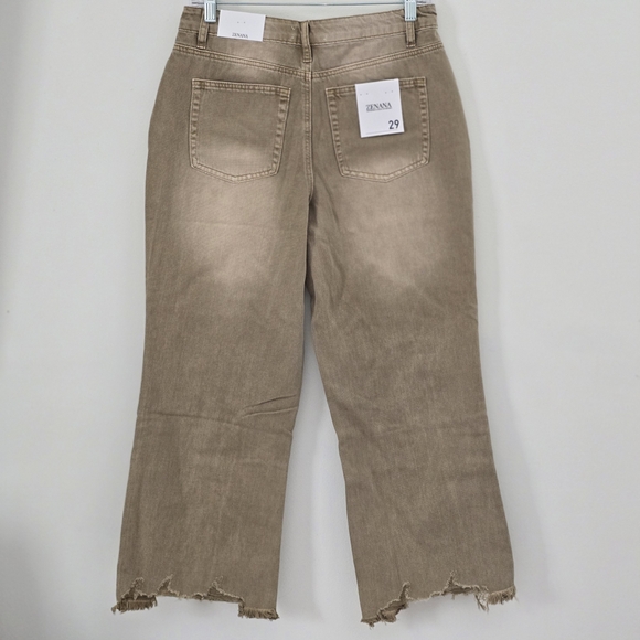 NWT Zenana Mid-Rise Straight Distressed Knee and Hem Cropped Jeans size 29 - Picture 4 of 11